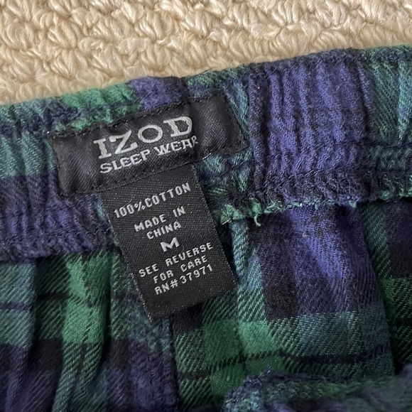 IZOD Sleepwear set​​​ - Picture 3 of 7